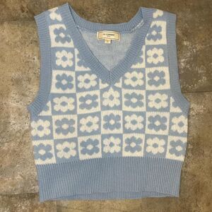 no comment women's white and blue checkered daisy sweater vest size medium